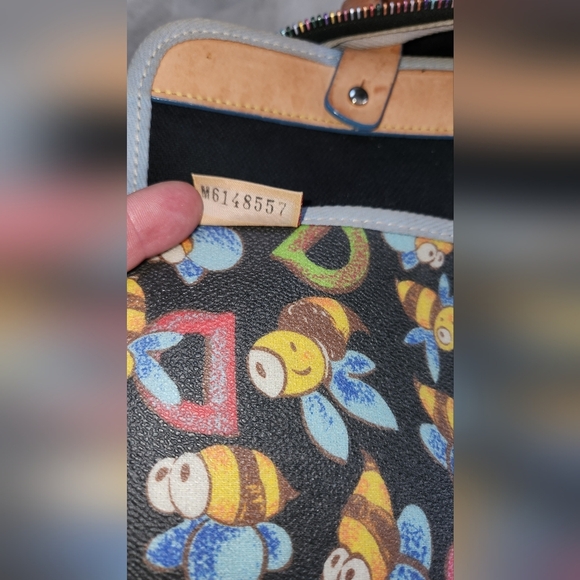 Dooney & Bourke Vintage Retired Print Black Bumble Bee Purse - Picture 2 of 16